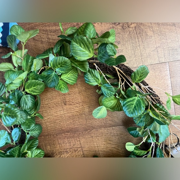 NWT hearth & hand magnolia 24 inch faux leaf wreath - Picture 2 of 5